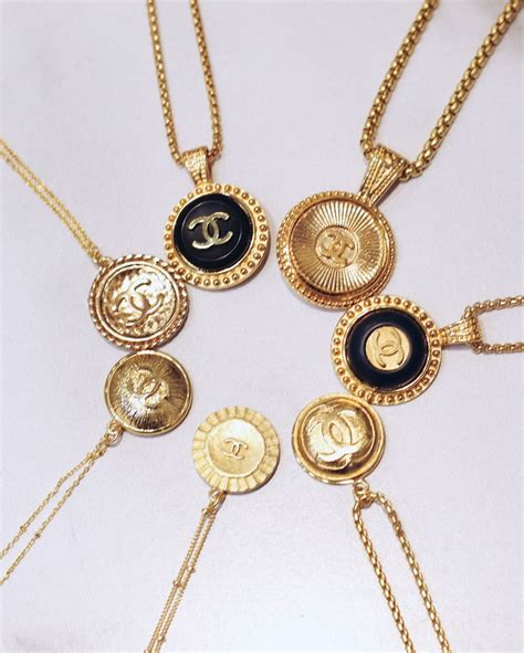 chanel charm necklace vintage